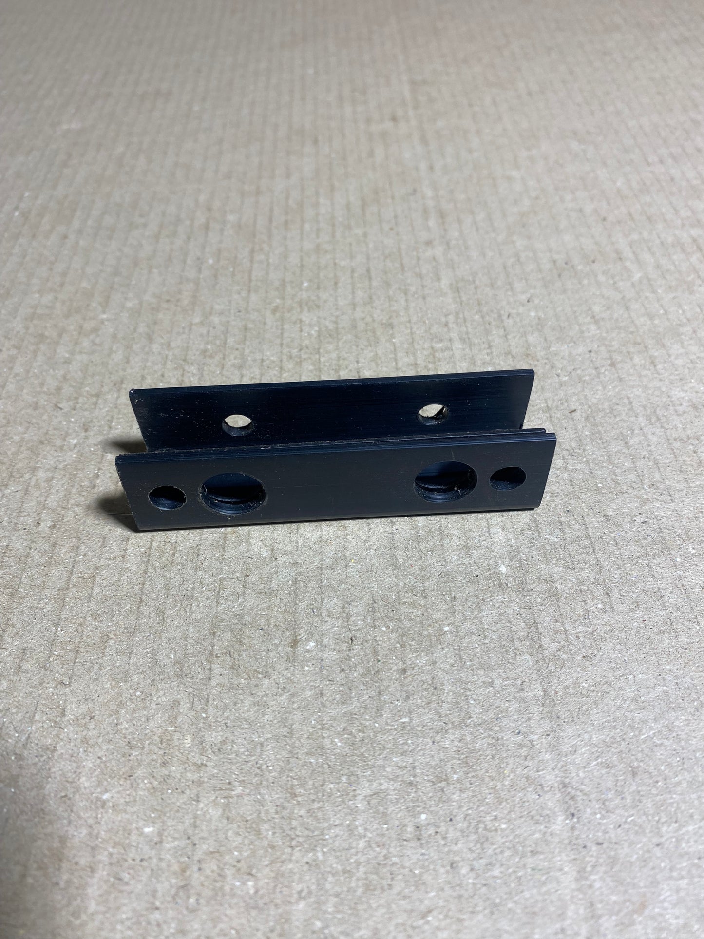 Genuine Bumper End Cap Bracket / Front or Rear Bumper Support Plate | MUC6394 | Genuine Land Rover - NOS OEM Part