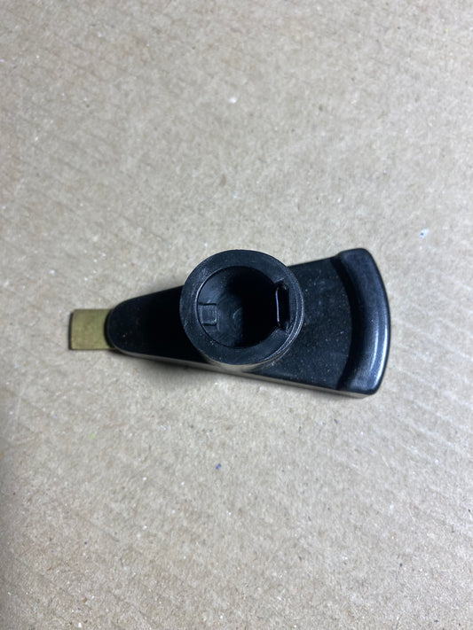 Distributor Rotor Arm (V8, Pre-Electronic Ignition) | RTC6630 | Genuine Land Rover - NOS OEM Part