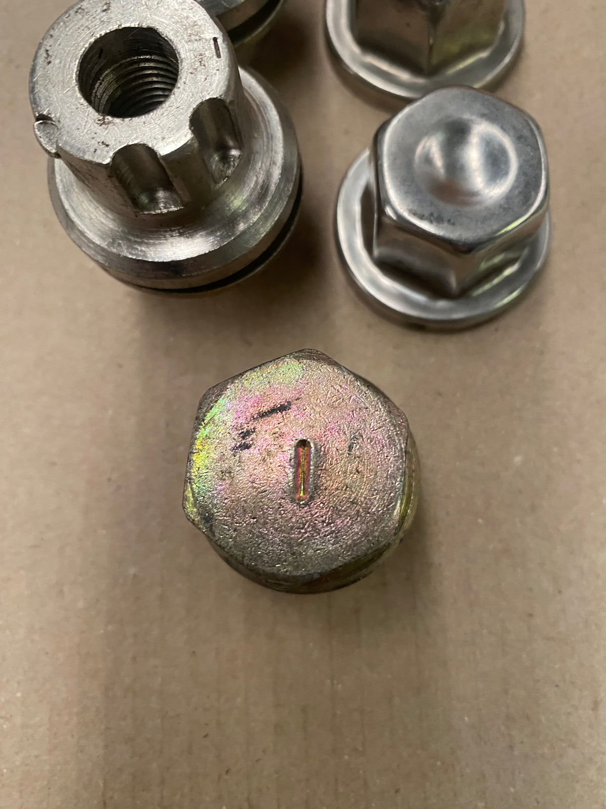 Locking Wheel Nut Kit (Alloy Wheels) | STC8843A | Genuine Land Rover - NOS OEM Part