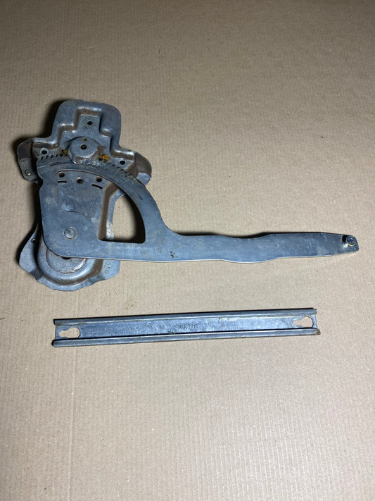 Genuine Rear Door Window Regulator (RH / Right-Hand, Electric) | STC2884 | Genuine Land Rover - NOS OEM Part