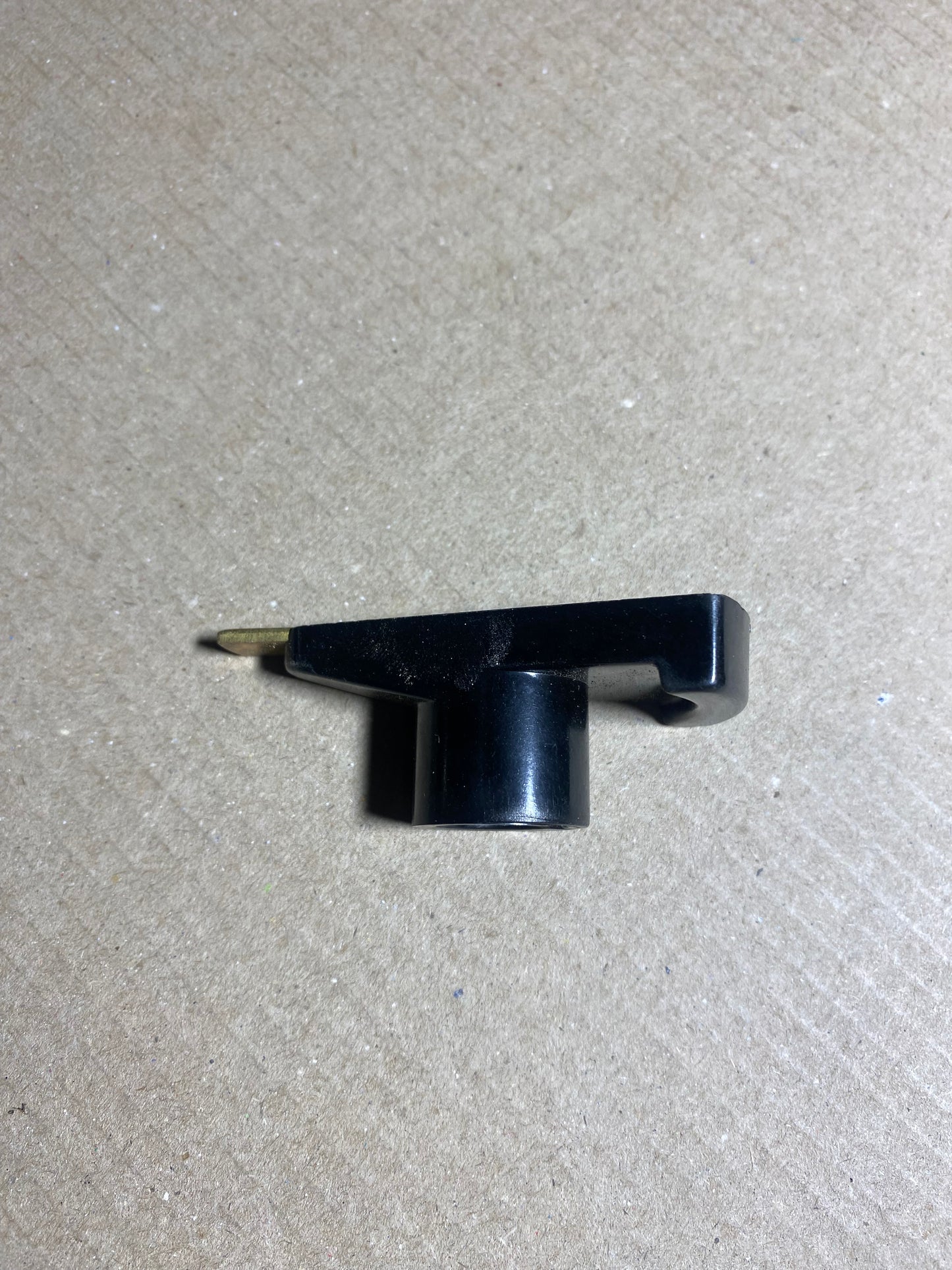 Distributor Rotor Arm (V8, Pre-Electronic Ignition) | RTC6630 | Genuine Land Rover - NOS OEM Part